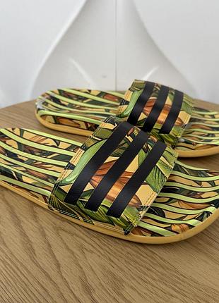 Оригінальні шльопанці adidas
