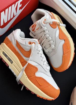Брендовые кожаные кроссовки nike (оригинал)