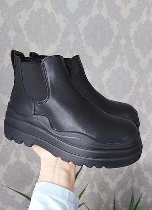 Mini chelsea black 37