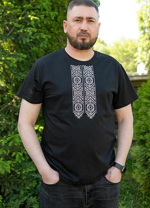Стильна чоловіча вишиванка лляна з довгим рукавом , нарядні вишиті чоловічі сорочки з льону