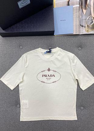 Футболка прада