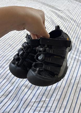 Дитячі сандалі keen, розмір 25/26