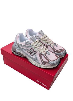 Жіночі кросівки new balance 1906r рожеві зі сріблом