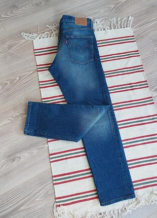 Джинси  levi's