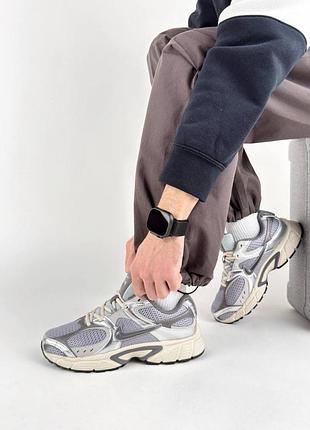 Чоловічі кросівки nike v5 rnr grey beige metallic