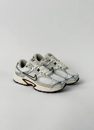 Nike v5 rnr beige white metallic
