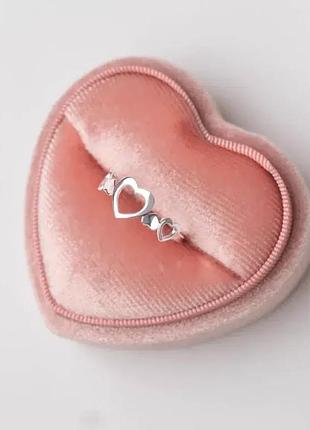 Серебряное кольцо три сердца