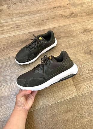 Чоловічі кросівки nike air max nostalgic р.42, уст.26,5см хакі