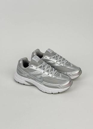 Жіночі кросівки nike initiator silver white
