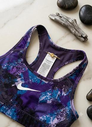Стильний спортивний топ nike! цей топ ідеально підійде для тренувань, йоги, бігу або просто для активного відпочинку.