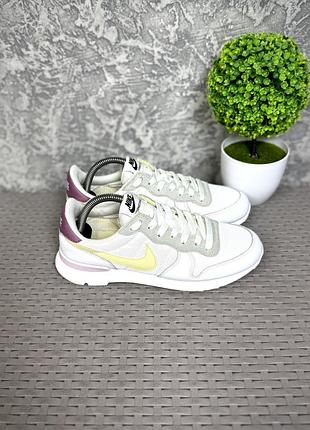 Nike internationalist кроссовки 38 размер женские спортивные белые