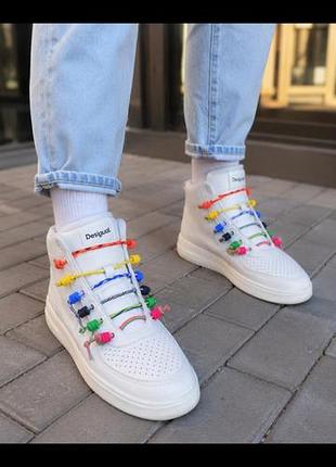 Жіночі кросівки desigual з райдужними шнурками розмір 37