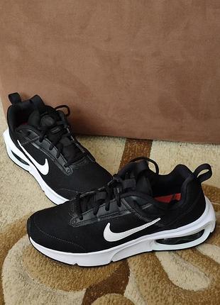 Кросівки nike air max intrlk lite. 40 розмір, чорного кольору, для повсякденного носіння та активного відпочинку