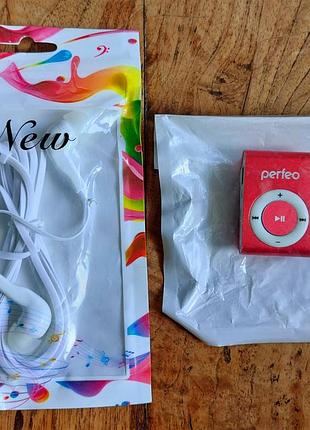 Новый mp3-плеер perfeo music clip titanium в красном металлическом корпусе.