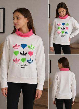 Світшот adidas з яскравим принтом ❤️💚💙  стильний дитячий світшот білого кольору з кольоровим принтом adidas. розмір: дитячий 152–158 см (11–13 років)