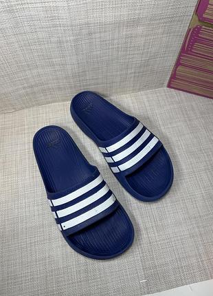 Оригинальные шлепанцы adidas