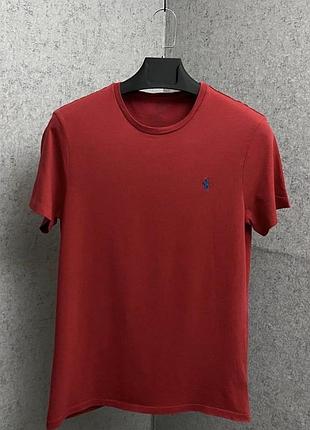 Червона футболка від бренду polo ralph lauren