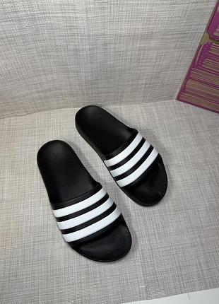 Оригінальні шльопанці adidas