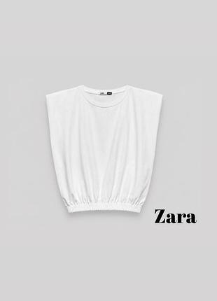 Жіноча біла футболка zara з акцентними плечима | плечики | розмір s | ідеальний стан