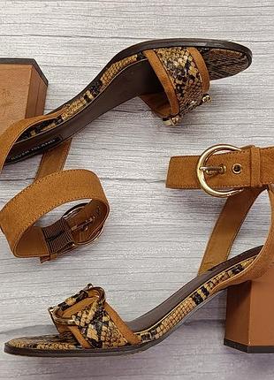 Босоніжки жіночі river island (37 розмір (5) з дефектом