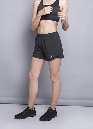 Жіночі спортивні шорти nike