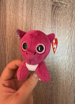 Це рожевий дракончик percy з колекції ty beanie boos, випущений спеціально для mcdonald's у 2020 році