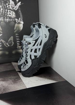 Asics pickax