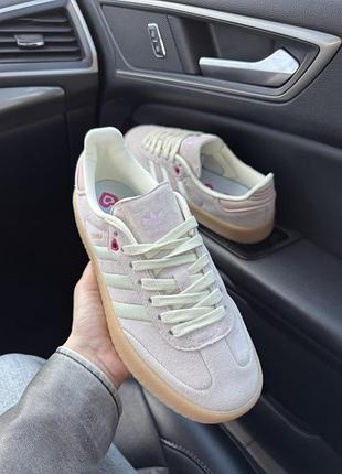 Стильні жіночі кросівки adidas samba "valentine’s day"