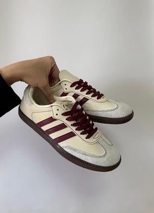 Стильні жіночі кросівки adidas samba beige maroon
