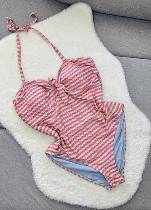 Суцільний купальник бандо з паралоном
