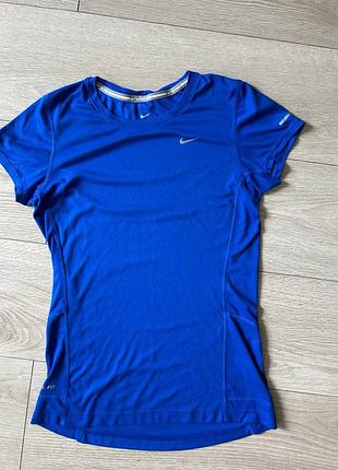 Женская футболка nike