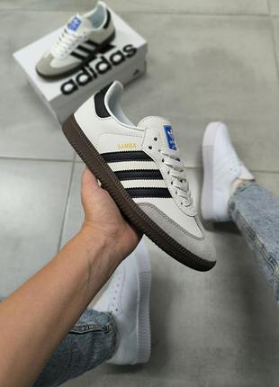 Стильні жіночі кросівки adidas samba white