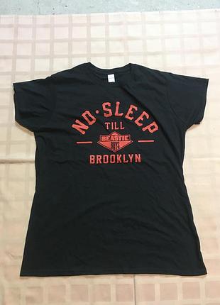Женская футболка мерч beastie boys (gildan softstyle, размер 2xl / xl) — no sleep till brooklyn