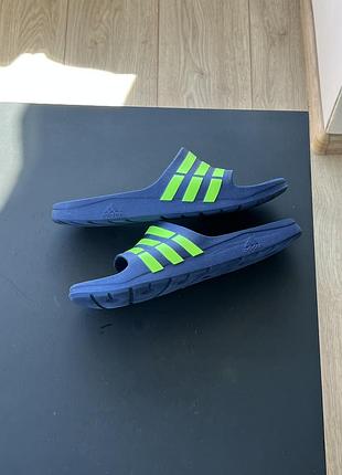 Тапки adidas 5