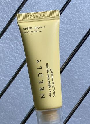 Сонцезахисний крем needly spf50+ pa++++ vita c glow tone up sun