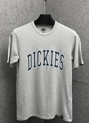 Сіра футболка від бренду dickies