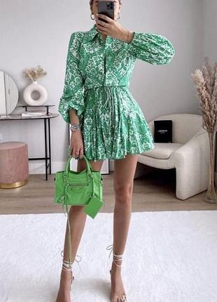 Cукня в зелений принт zara