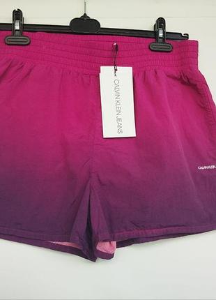 Женские шорты calvin klein oversized nylon