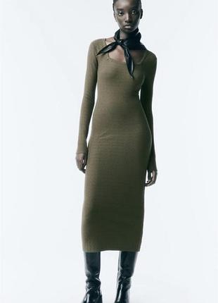 Цупка текстурна обтисла сукня zara s