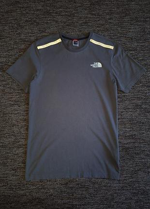 Футболка the north face указан размер s.