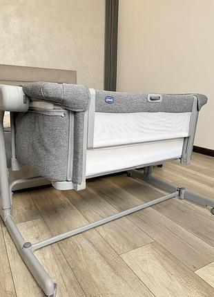 Ліжечко chicco next2me magic evo з функцією заколисування для комфортного спільного сну батьків і дитини