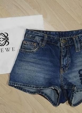 Крутые джинсовые шорты в стиле loewe