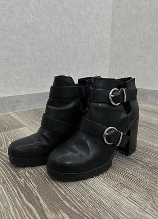 Ботильйони pull&bear 37 розмір