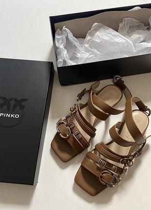 Шкіряні коричневі босоніжки pinko оригінал