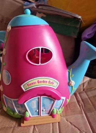 Ігровий набір teeny little families flower garden cafe від bandai