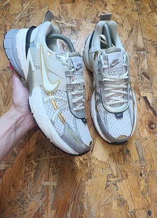 Оригінальні кросівки nike v2k run hj7245-100