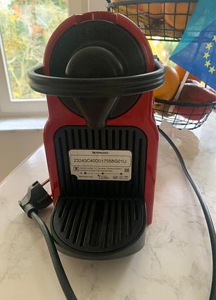 Компактна капсульна кавоварка krups nespresso inissia у чудовому стані