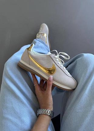 Жіночі кросівки nike cortez