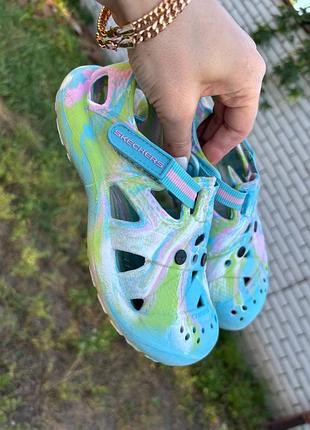 Крокси skechers
розмір 1
21 см устілка