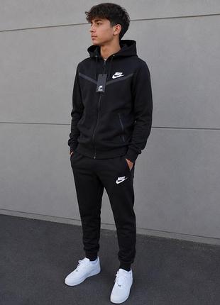Спортивный костюм nike tech для стильных парней